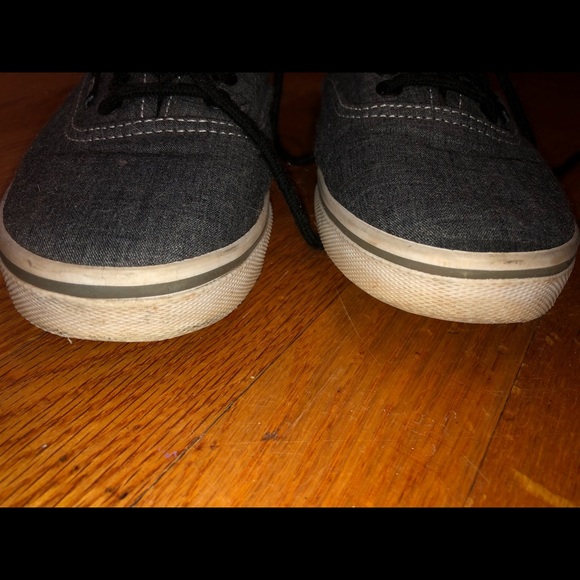 Vans - Picture 6 of 9